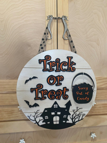 Halloween Shiplap Trick or Treat Door Sign