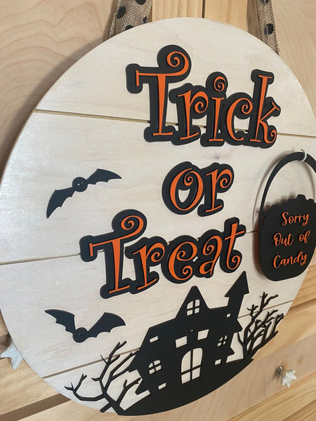 Halloween Shiplap Trick or Treat Door Sign